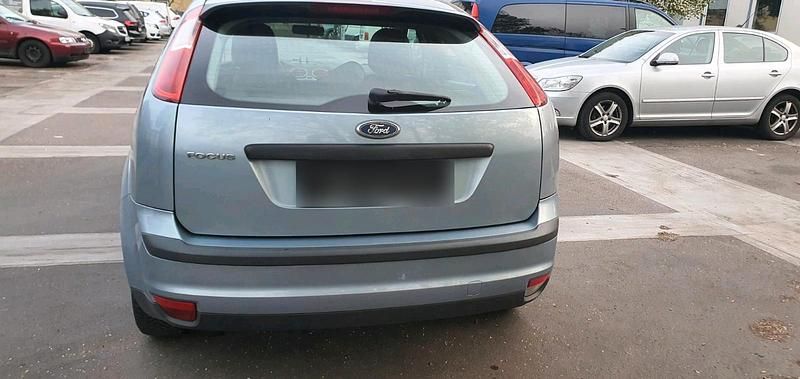 Second-hand Ford Focus 101 CP (74 kW) 2005 Albastru Break