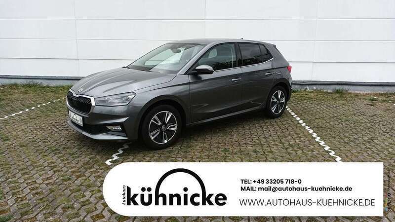 Graphite grau metallic Gebraucht 2022 Skoda Fabia Style Limousine | 19.550 € (Guter Preis) - Bild 1/4