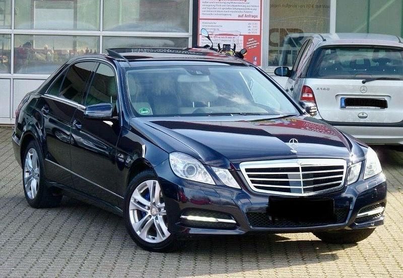 Gebraucht Mercedes E350 231 PS (169 kW) 2010 Blau Limousine