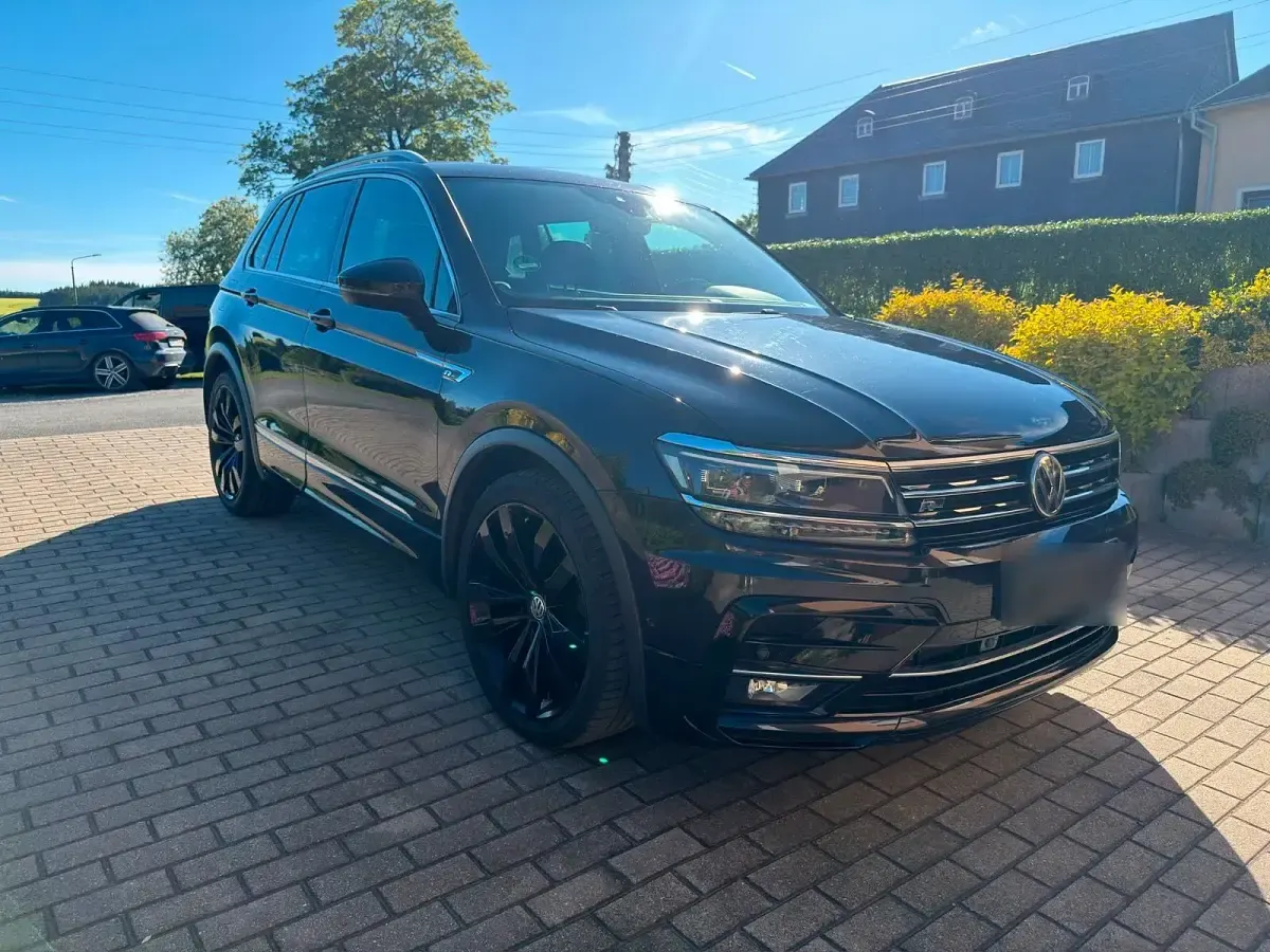 Gebraucht VW Tiguan R-line 180 PS (132 kW) 2018 Schwarz SUV