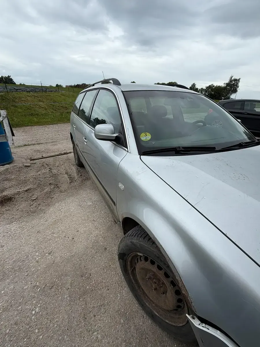 Gebraucht VW Passat 128 PS (94 kW) 2003 Grau Kombi