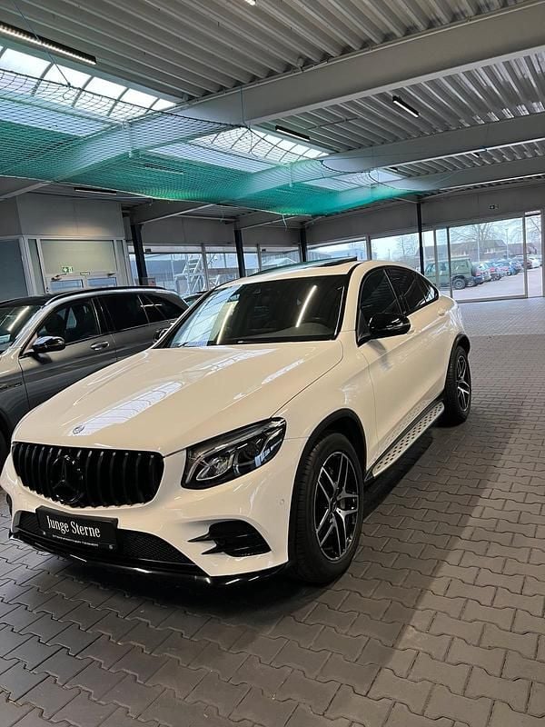 Weiß Gebraucht 2018 Mercedes GLC43 AMG AMG Coupé | 40.900 € (Fairer Preis) - Bild 1/4