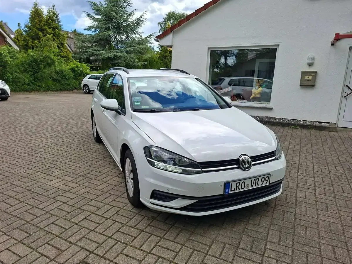 Gebraucht VW Golf VII Trendline 116 PS (85 kW) 2019 Pure white Kombi