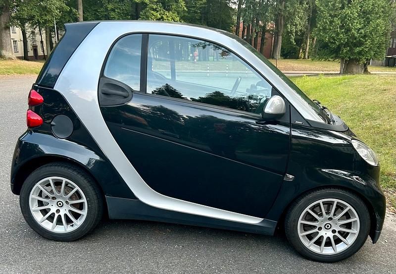 Schwarz Gebraucht 2009 Smart ForTwo Coupé Kleinwagen | 2.799 € (Fairer Preis) - Bild 1/4