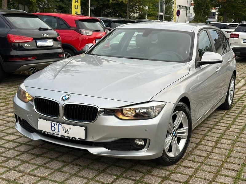 Silber Gebraucht 2013 BMW 318 Performance Limousine | 5.400 € (Guter Preis) - Bild 1/4