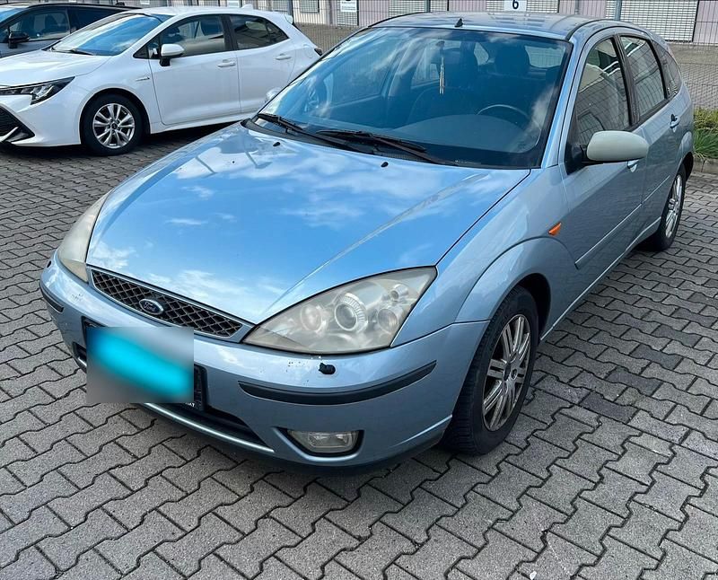 Gebraucht Ford Focus Ghia 101 PS (74 kW) 2003 Blau Kleinwagen