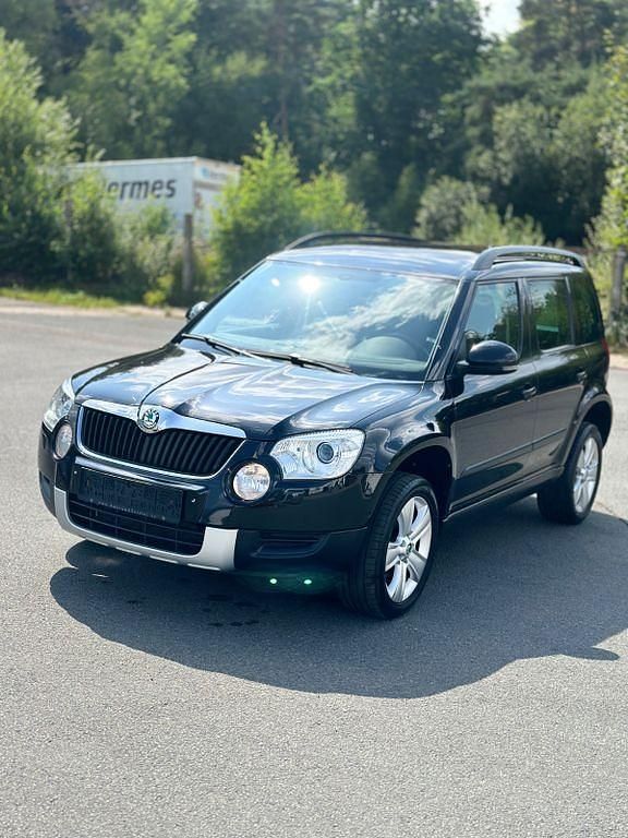 Schwarz Gebraucht 2013 Skoda Yeti Plus Edition SUV | 6.700 € (Guter Preis) - Bild 1/4