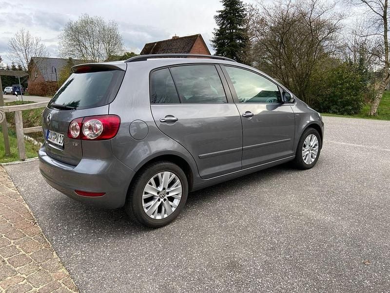 Gebraucht VW Golf Plus Cross Life 122 PS (89 kW) 2014 Grau Van / Kleinbus