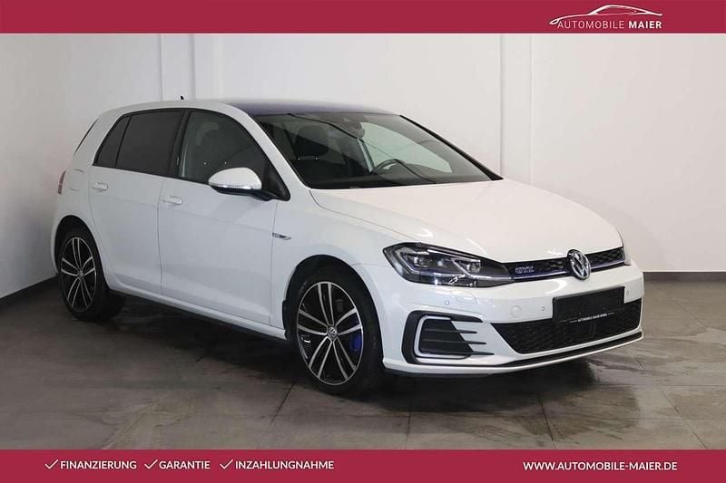 Gebraucht VW Golf VIII Edition 204 PS (150 kW) 2020 Oryxwhite perlmutteffekt Limousine