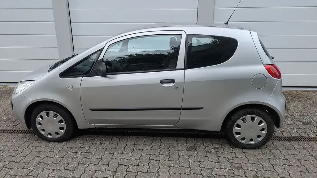 Gebraucht Mitsubishi Colt Inform 75 PS (55 kW) 2007 Silber Limousine