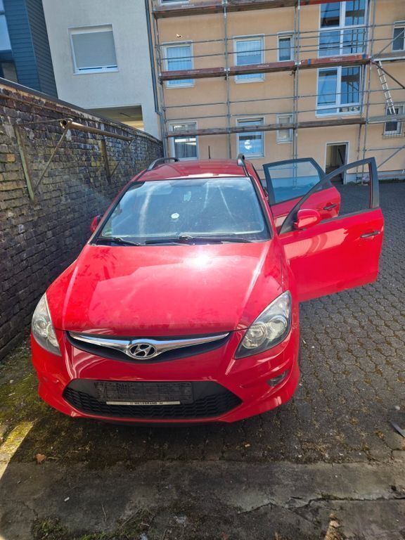Gebraucht 2010 Hyundai i30 Classic Kombi | 2.000 € (Superpreis) - Bild 1/4
