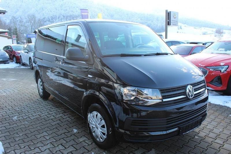 Gebraucht VW Multivan 102 PS (75 kW) 2019 Deep black perleffekt Van