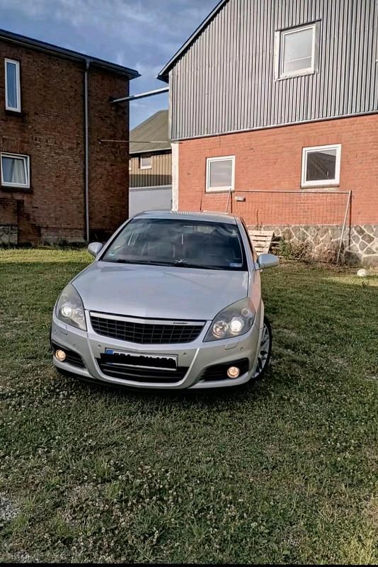 Gebraucht Opel Signum 150 PS (110 kW) 2008 Silber Kleinwagen