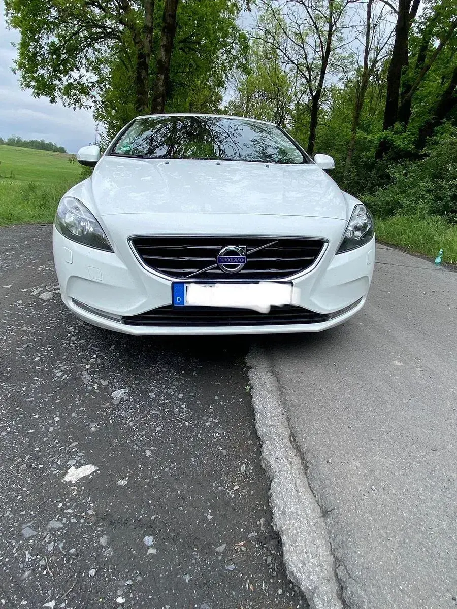 Usata Volvo V40 Summum 150 CV (110 kW) 2013 Bianco Berlina
