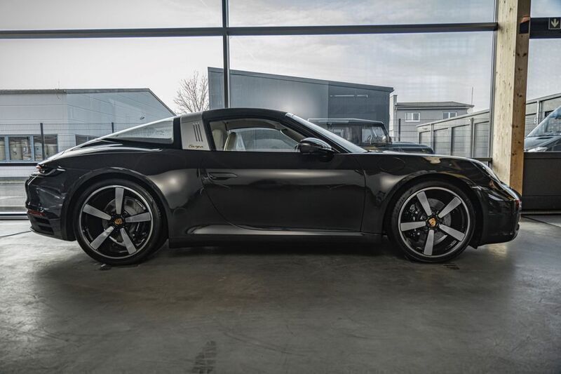 Grau Gebraucht 2021 Porsche 992 Edition Cabrio | 319.000 € - Bild 1/4