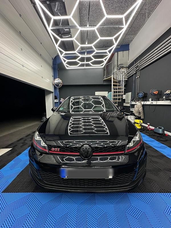 Schwarz Gebraucht 2014 VW Golf VII GTI Limousine | 16.000 € (Etwas zu teuer) - Bild 1/4