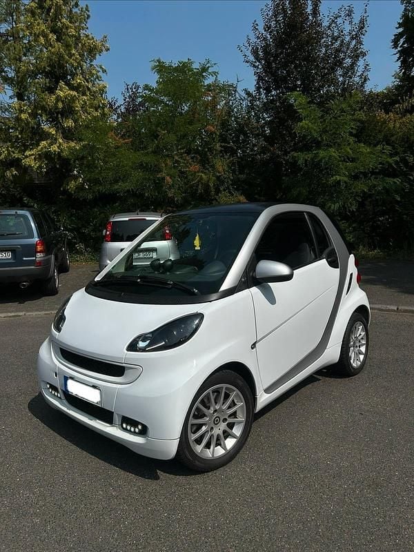 Weiß Gebraucht 2009 Smart ForTwo Coupé Brabus Kleinwagen | 4.250 € (Guter Preis) - Bild 1/4