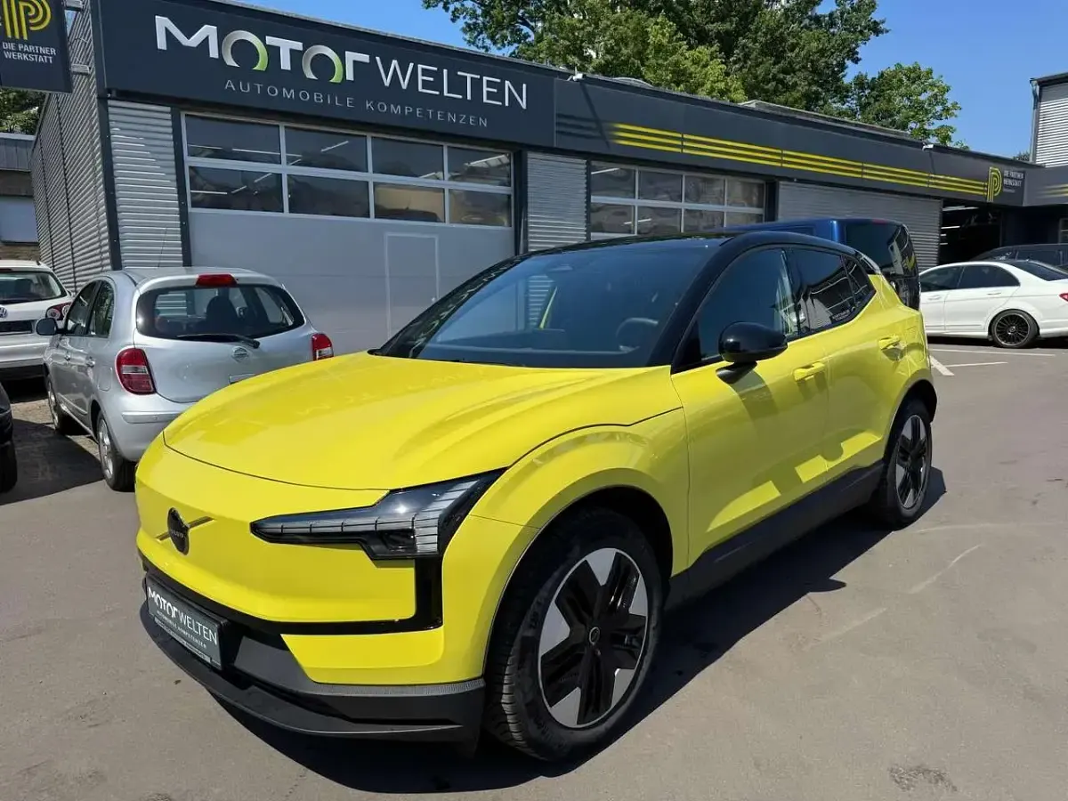 Gebraucht Volvo EX30 Plus 200 kW (272 PS) 2025 Moss yellow SUV