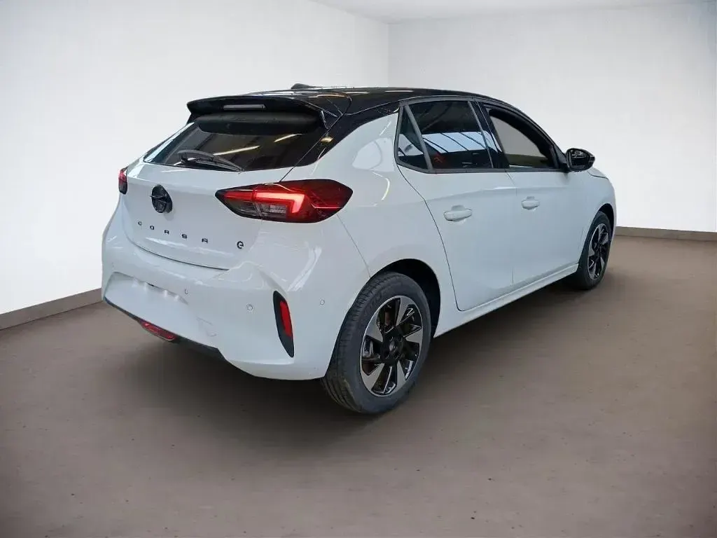 Neu Opel Corsa-e 100 kW (136 PS) 2025 Weiss banquise/typ aussenverkl Kleinwagen