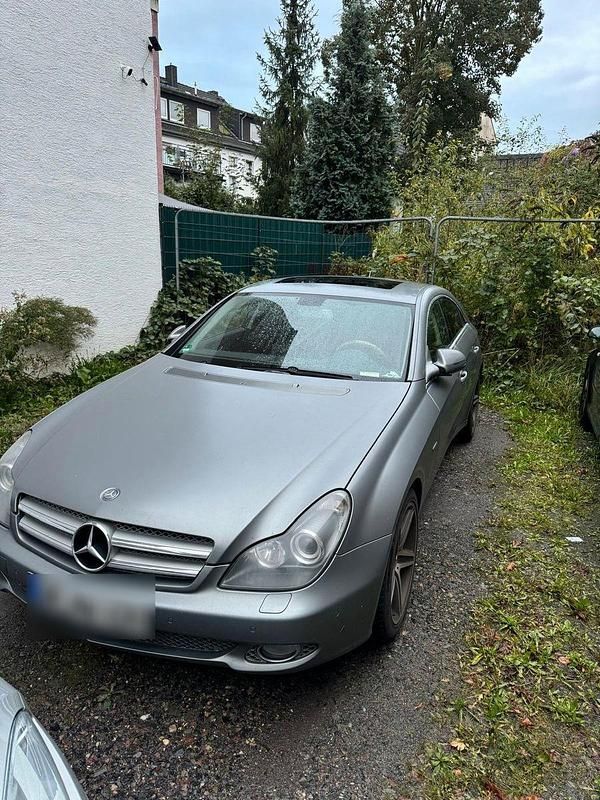 Grau Gebraucht 2010 Mercedes CLS350 Coupé | 17.499 € - Bild 1/4