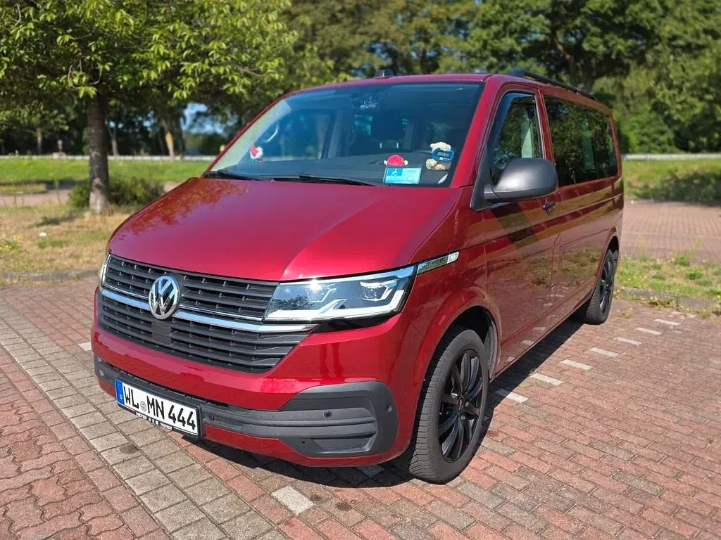 Gebraucht VW Multivan Trendline 150 PS (110 kW) 2020 Rot Van / Kleinbus