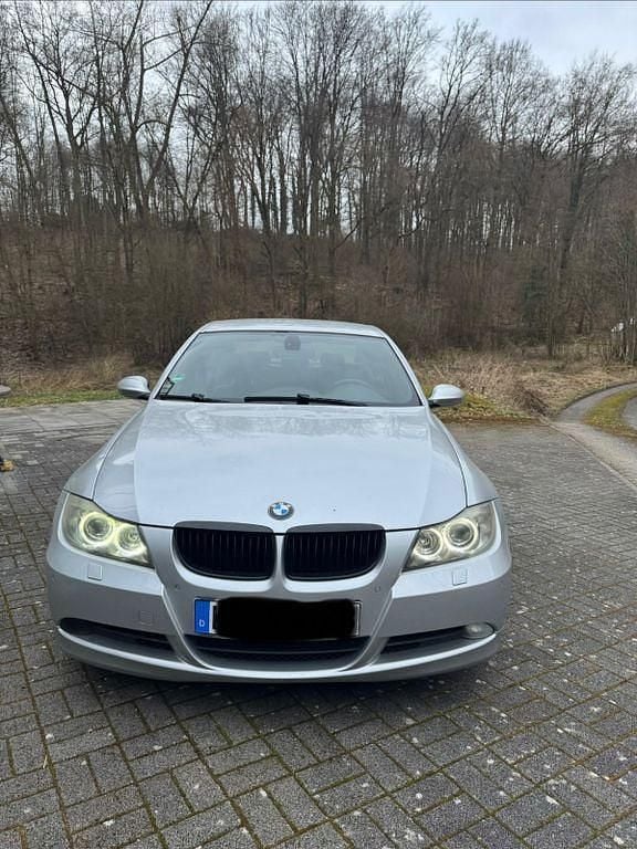 Gebraucht BMW 325 218 PS (160 kW) 2005 Silber Limousine