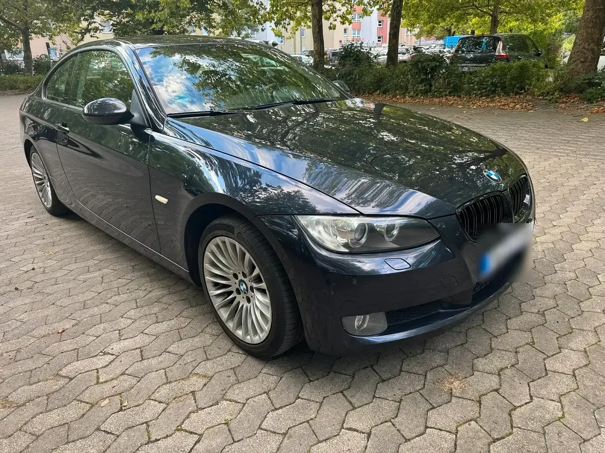 Gebraucht BMW 320 177 PS (130 kW) 2008 Blau Coupé