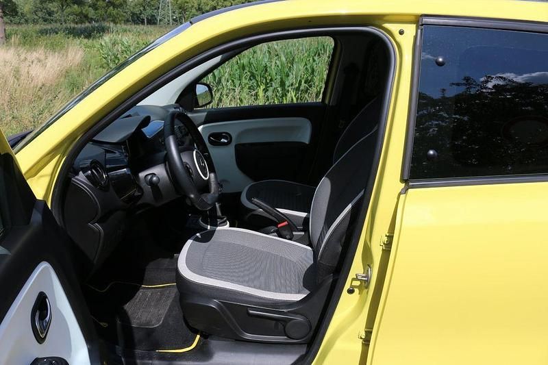 Gebraucht Renault Twingo Luxe 90 PS (66 kW) 2015 Gelb Kleinwagen