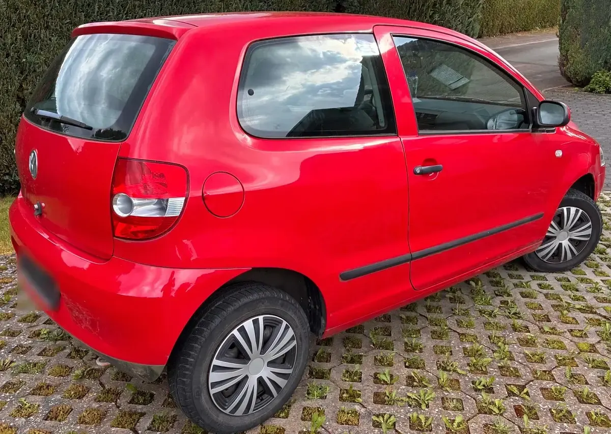 Gebraucht VW Fox 54 PS (39 kW) 2005 Rot Kleinwagen