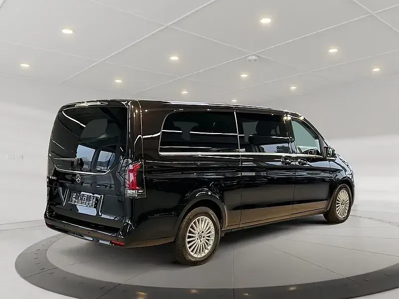 Gebraucht Mercedes V300 237 PS (174 kW) 2025 Obsidianschwarz metallic Van / Kleinbus