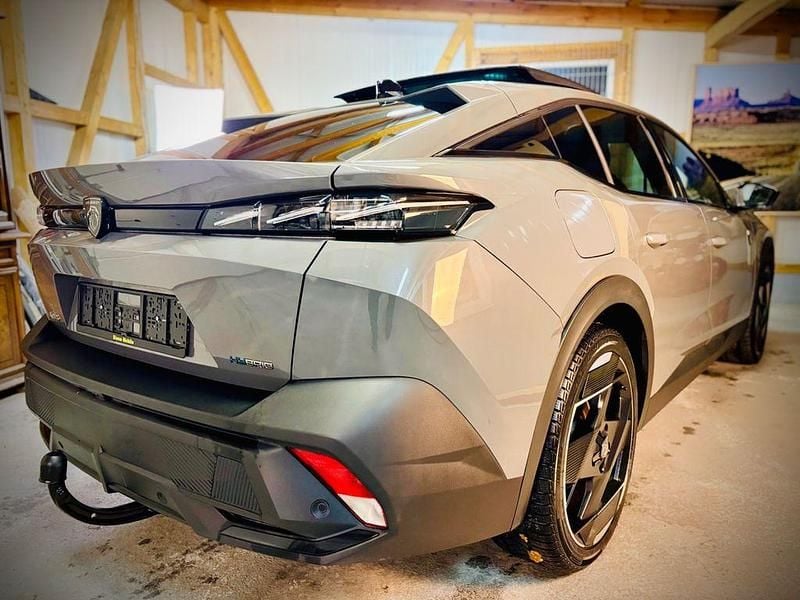 Grau Gebraucht 2024 Peugeot 408 GT GT SUV | 32.899 € (Guter Preis) - Bild 1/4