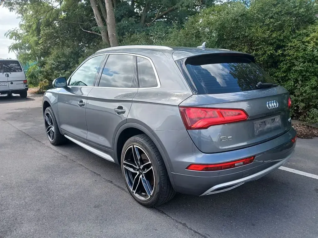 Gebraucht Audi Q5 Sport 190 PS (139 kW) 2019 Grau SUV