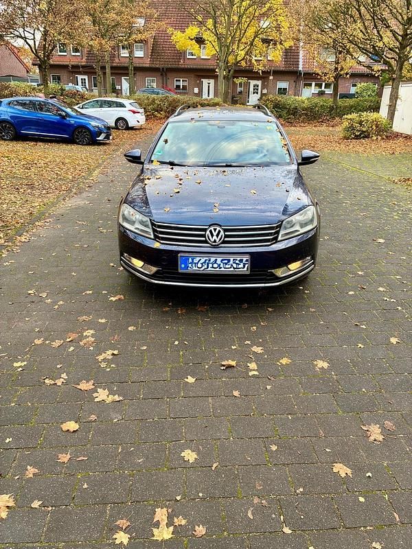 Gebraucht VW Passat Highline 122 PS (89 kW) 2011 Blau Kombi