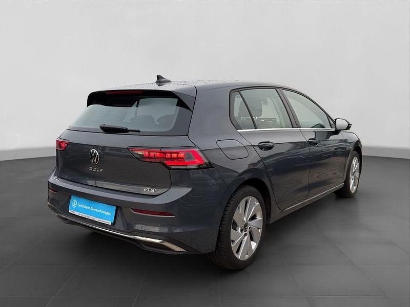 Gebraucht VW Golf VIII Style 150 PS (110 kW) 2025 Grau Limousine
