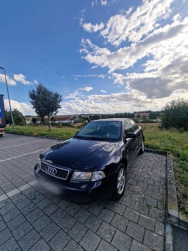 Blau Gebraucht 1997 Audi A4 Limousine | 530 € (Superpreis) - Bild 1/4