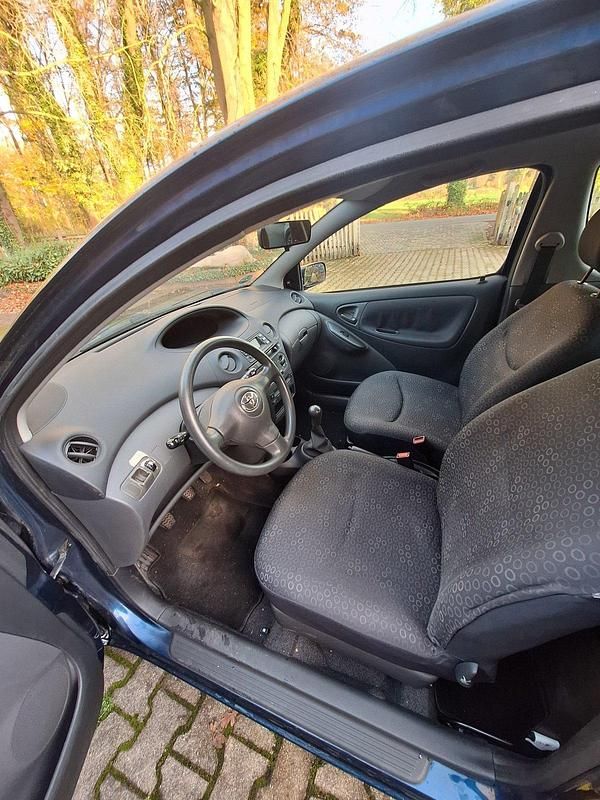 Gebraucht 2003 Toyota Yaris Kleinwagen | 1.500 € (Fairer Preis) - Bild 1/4