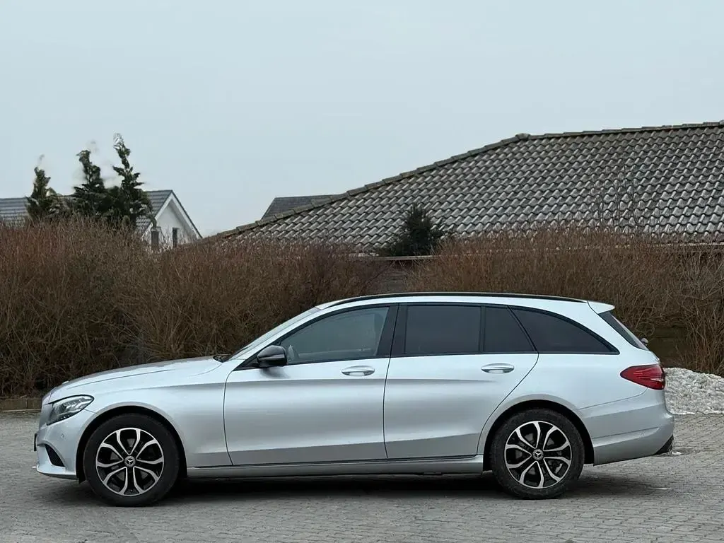 Gebraucht Mercedes C220 Night 194 PS (142 kW) 2020 Silber Kombi