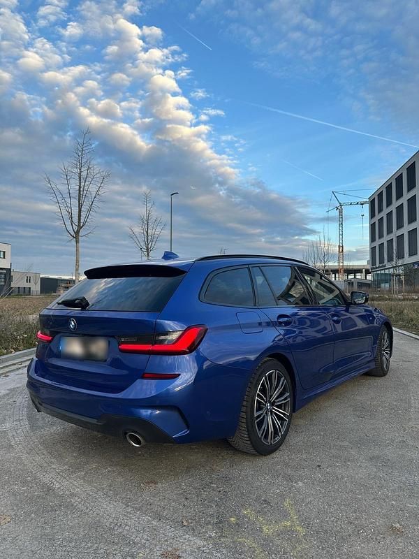 Gebraucht BMW 320 190 PS (139 kW) 2020 Blau Kombi