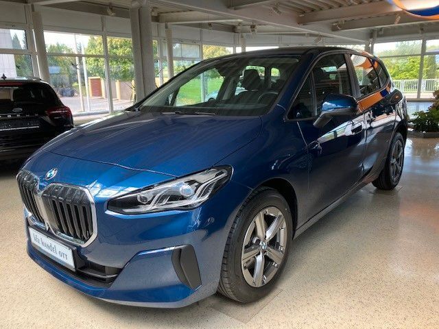 Blau Gebraucht 2024 BMW 216 Active Tourer Van / Kleinbus | 25.990 € (Superpreis) - Bild 1/4