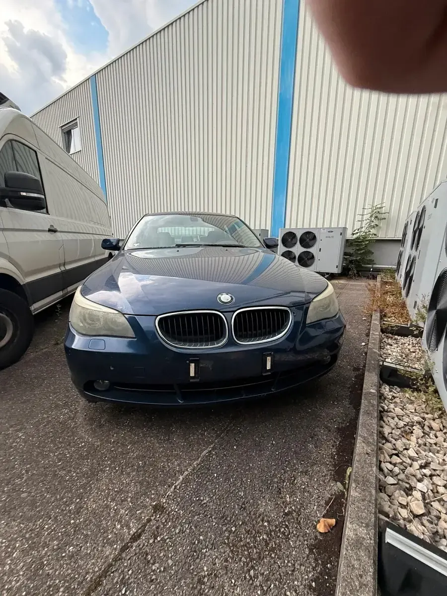 Gebraucht BMW 520 Basis 170 PS (125 kW) 2004 Blau Limousine