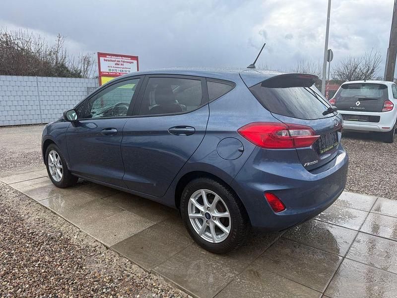 Gebraucht Ford Fiesta Cool & Connect 86 PS (63 kW) 2018 Blau Kleinwagen
