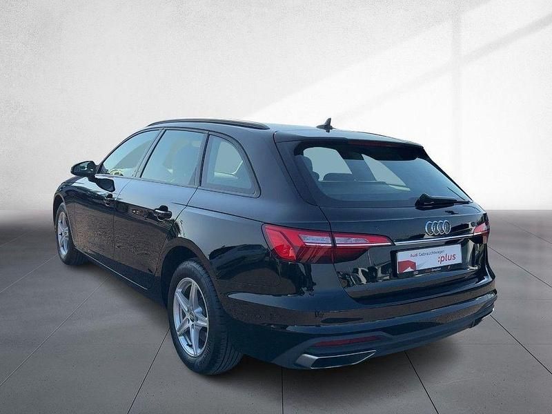 Gebraucht Audi A4 136 PS (100 kW) 2023 Brillantschwarz Kombi