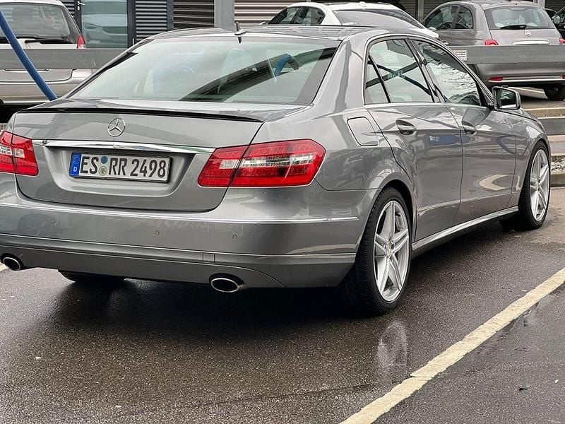 Gebraucht Mercedes E350 Avantgarde 231 PS (169 kW) 2009 Grau Limousine