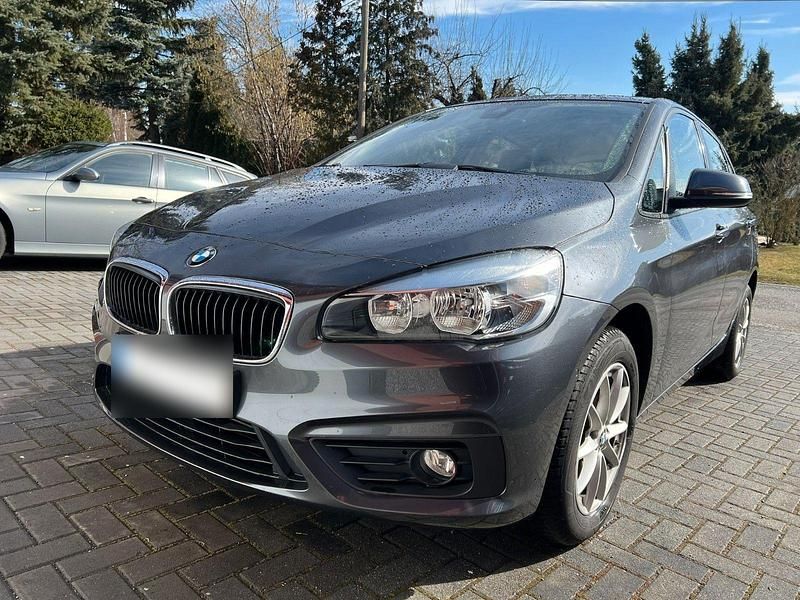 Gebraucht BMW 218 Active Tourer 136 PS (100 kW) 2015 Grau Van / Kleinbus