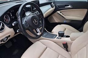 Gebraucht Mercedes GLA200 Edition 136 PS (100 kW) 2017 Blau SUV