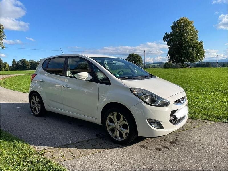 Weiß Gebraucht 2013 Hyundai ix20 Edition Van / Kleinbus | 4.500 € (Guter Preis) - Bild 1/4