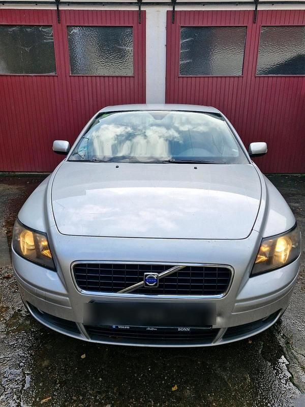 Grau Gebraucht 2005 Volvo S40 Limousine | 2.200 € (Superpreis) - Bild 1/4