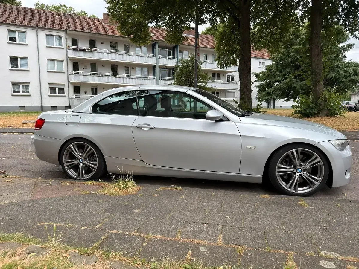 Gebraucht BMW 330 Cabriolet 231 PS (169 kW) 2008 Silber Cabrio