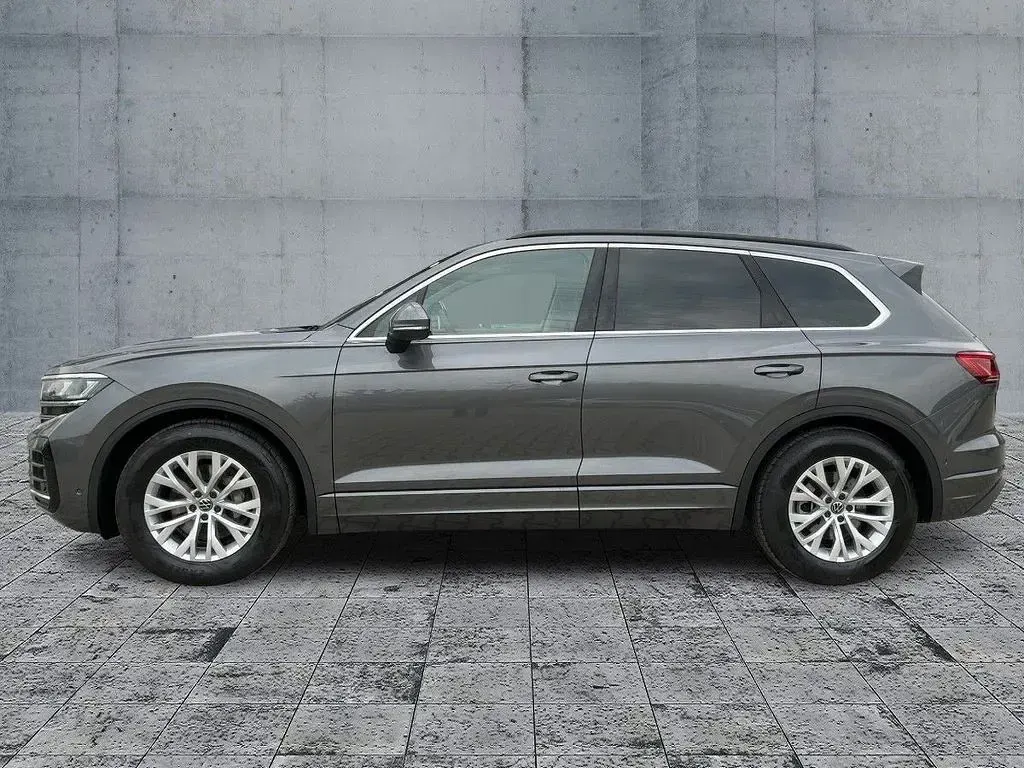 Gebraucht VW Touareg Elegance 231 PS (169 kW) 2025 Grau SUV
