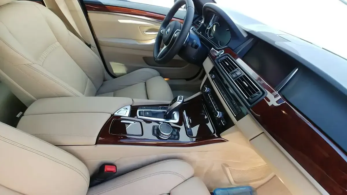 Gebraucht BMW 530 M Sport 258 PS (189 kW) 2015 Grau Kombi